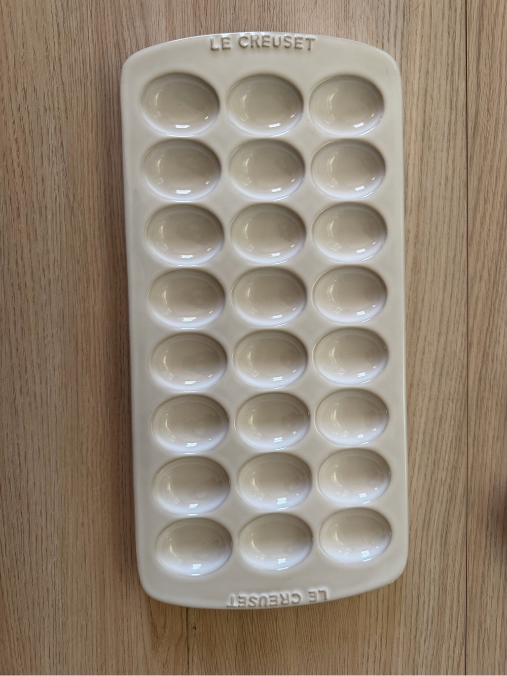 Le Creuset Stoneware Deviled Egg Platter Tray Holder Holds 24 White NEW